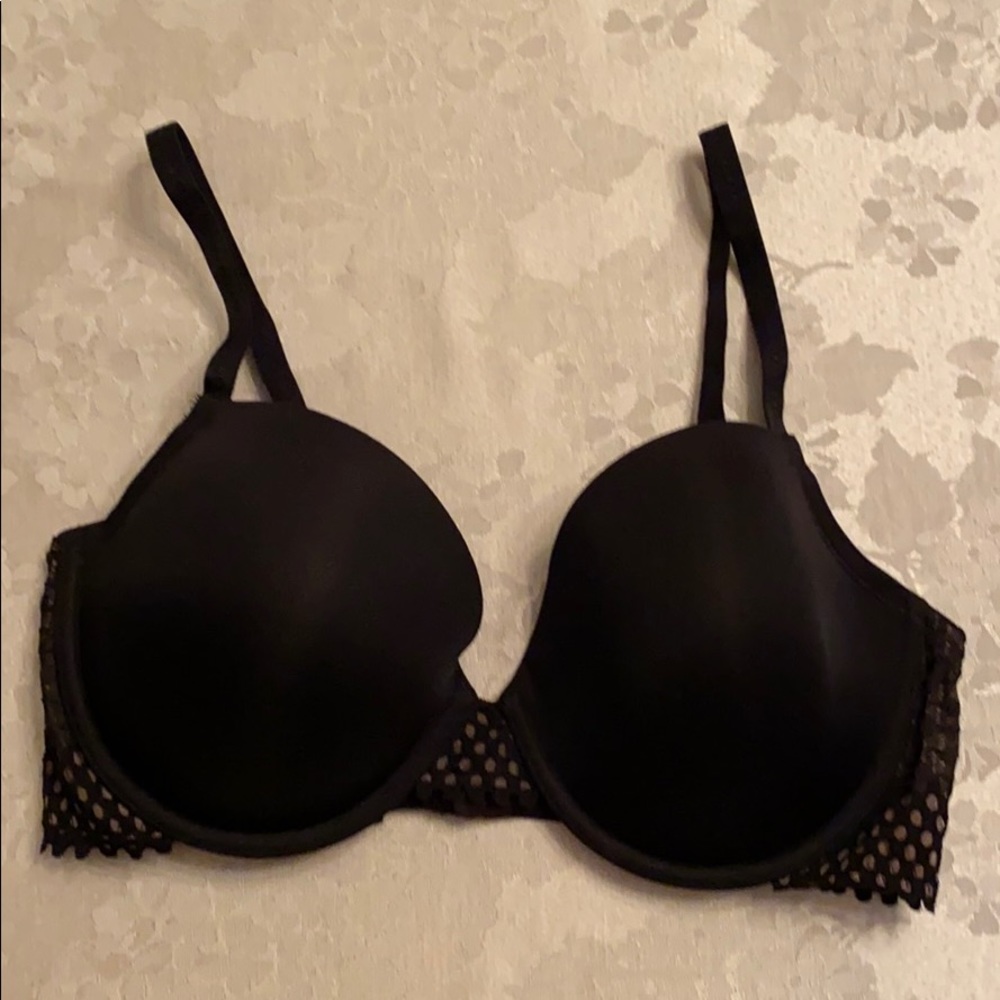 36D Black Bra - with no tags